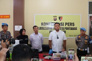Polresta Pontianak Amankan 47 Batang Emas Ilegal dan 4 Tersangka dalam Penggerebekan