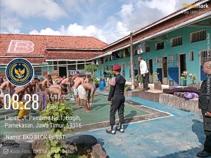 Lakukan Pendekatan Persuasif ke Warga Binaan, Kalapas Pamekasan Turun Langsung ke Blok Hunian
