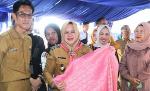 Tantangan Pengerajin Muda, Wabup Muara Enim Ciptakan Motif Songket Baru Saingi Mak Raje