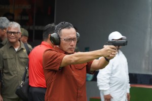 Pangdam IX/Udayana Tekankan Profesionalisme Olahraga Menembak