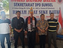Ketua DPD dan Sunatan Cucu di Palembang