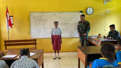 Wujud Kepedulian TNI Terhadap Pendidikan di Papua, Satgas Yonif 144/JY Jadi Tenaga Pendidik